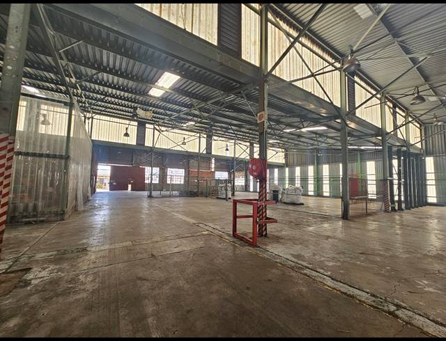 9,058M² WAREHOUSE FOR SALE IN TUNNEY